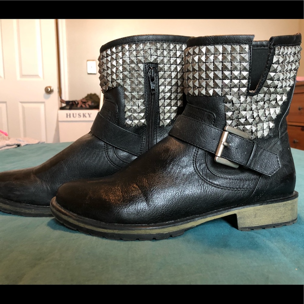 Black studded biker boots!